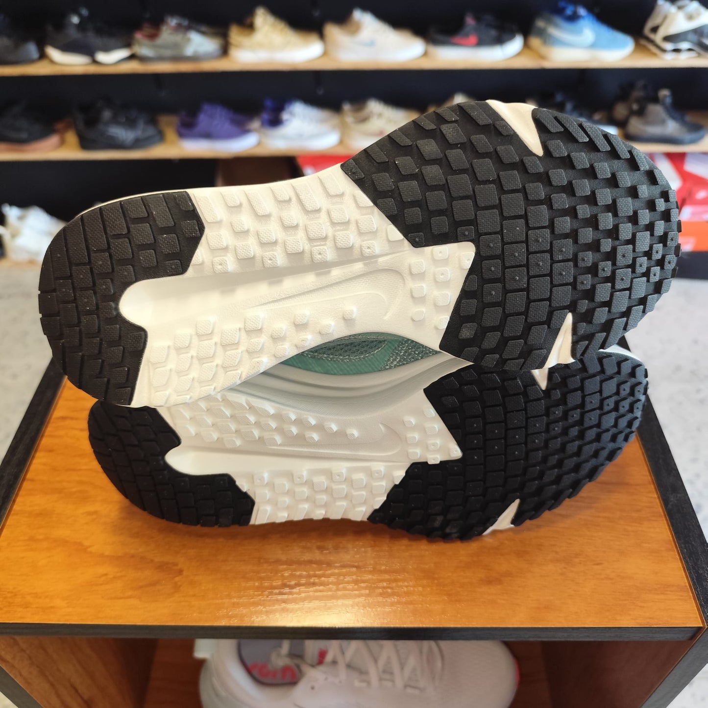 Talla 42 Nike Run Defy