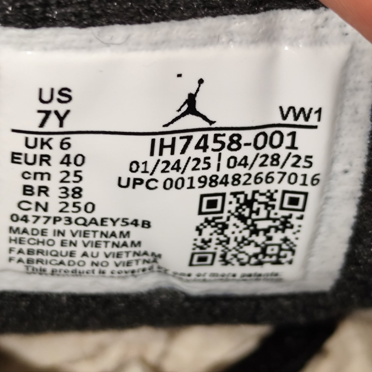 Talla 40Y Jordan 4RM