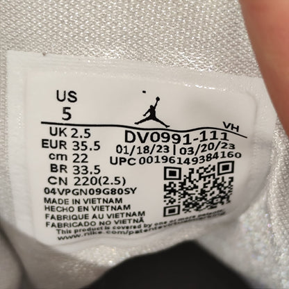 Talla 35.5 Jordan 1 Mid