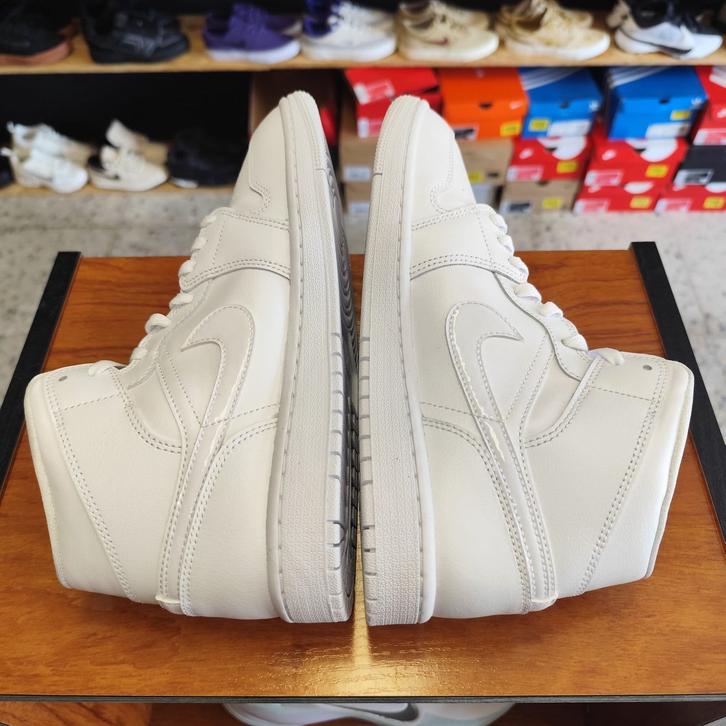 Talla 35.5 Jordan 1 Mid