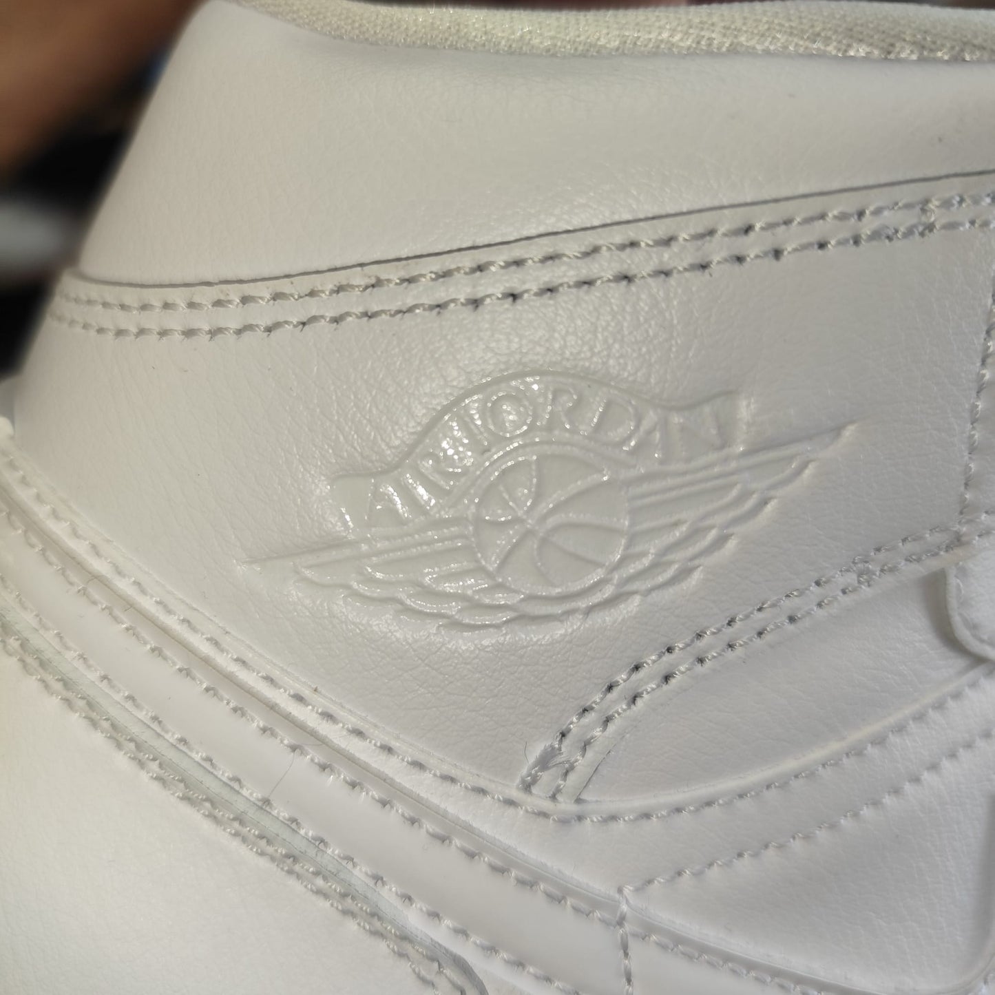 Talla 35.5 Jordan 1 Mid