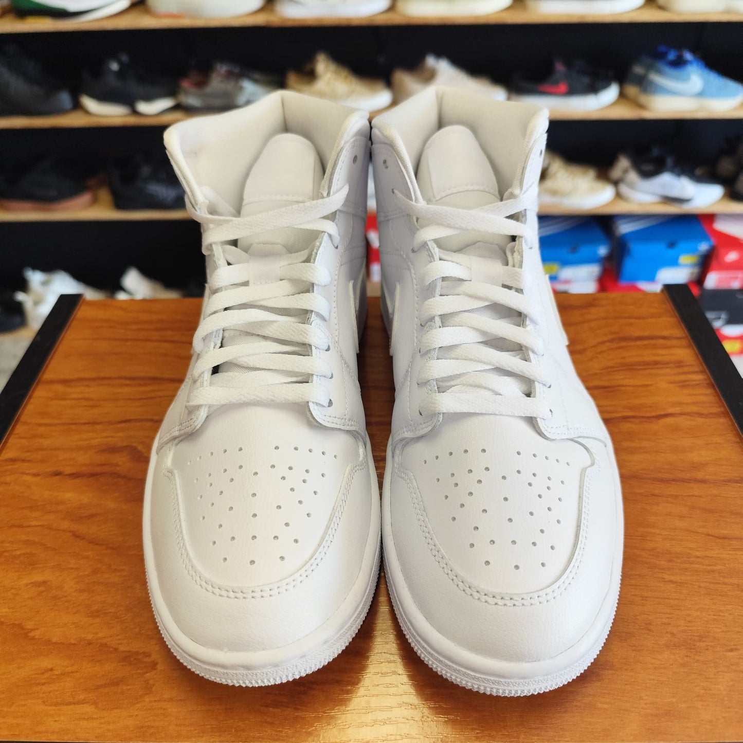 Talla 35.5 Jordan 1 Mid