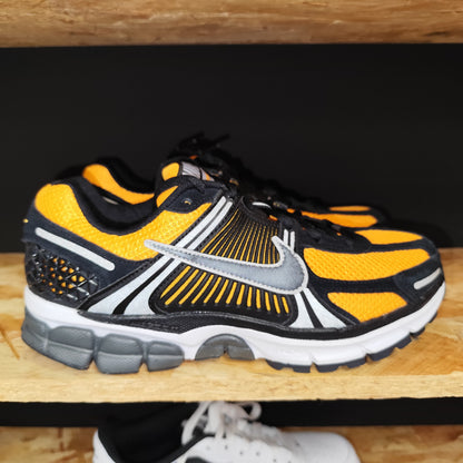 Talla 40.5 Zoom Vomero 5 Sundial