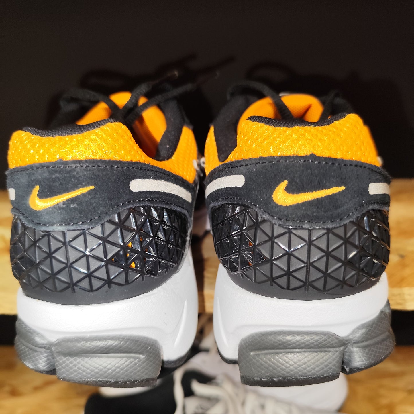 Talla 40.5 Zoom Vomero 5 Sundial