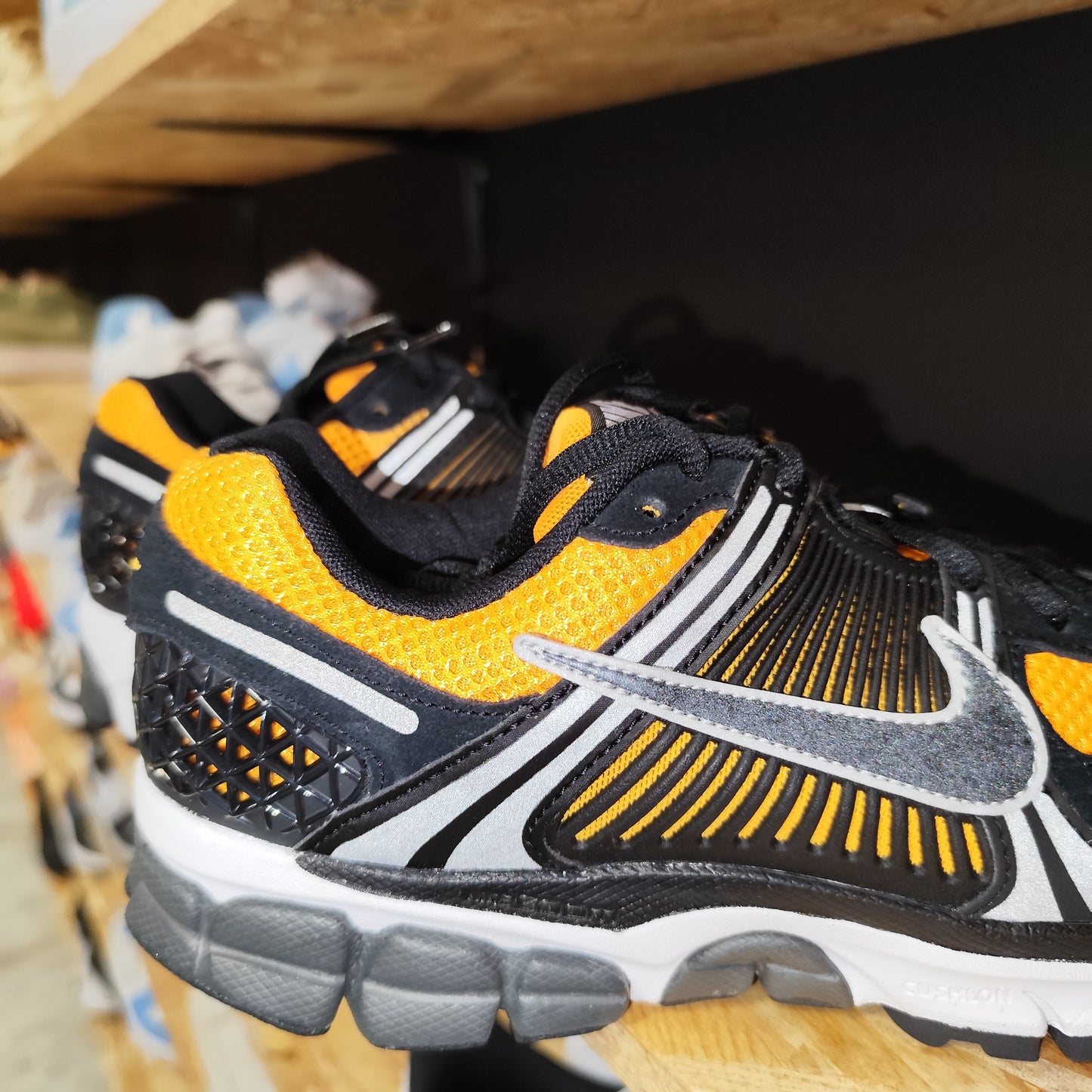 Talla 40.5 Zoom Vomero 5 Sundial