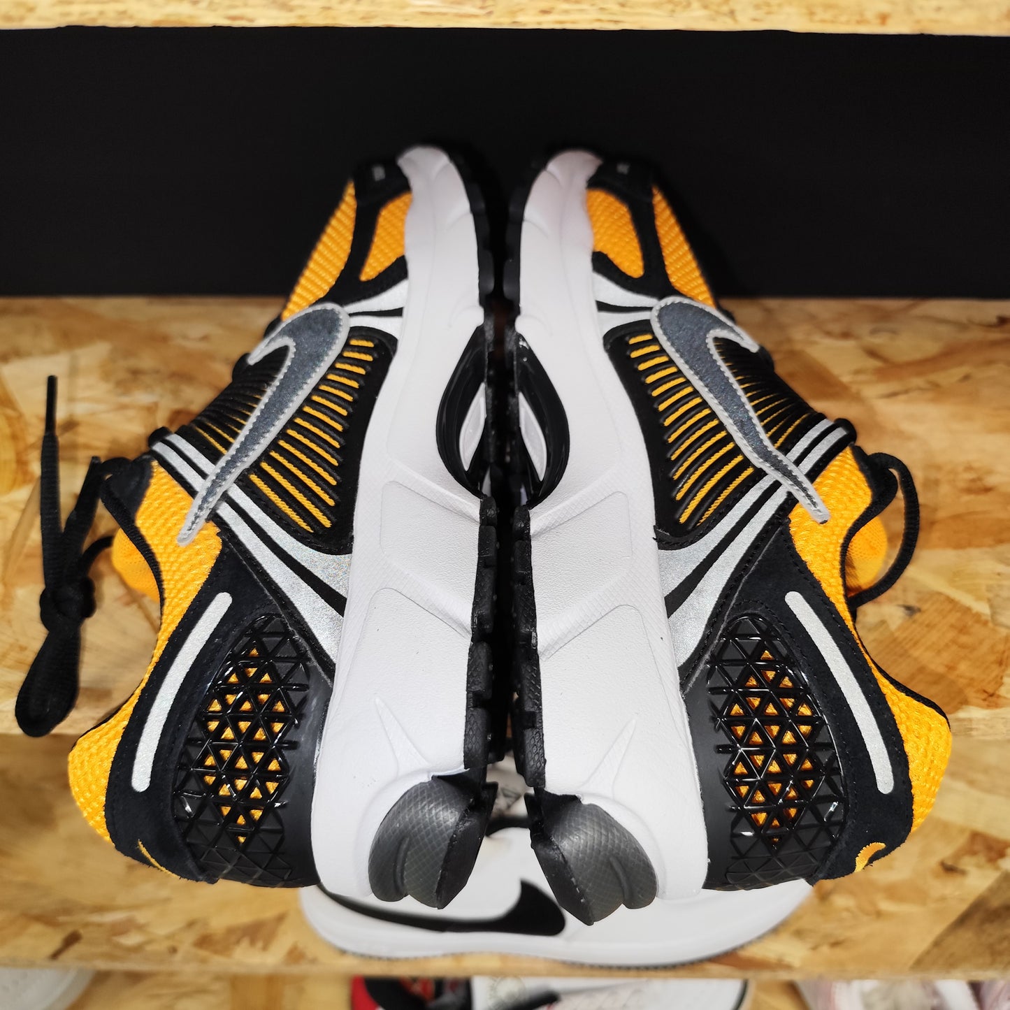 Talla 40.5 Zoom Vomero 5 Sundial