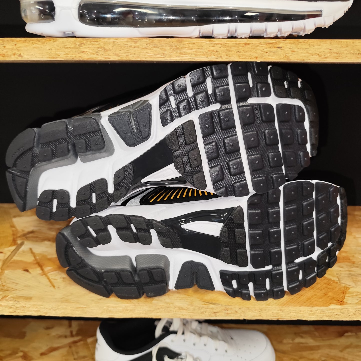 Talla 40.5 Zoom Vomero 5 Sundial