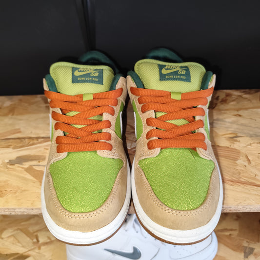 Talla 38.5 SB Dunk Low Escargot