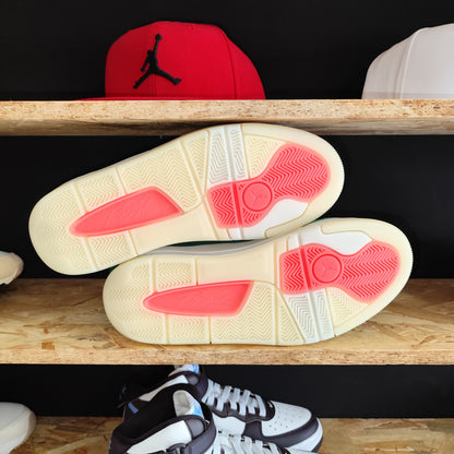 Talla 44 Flight Court