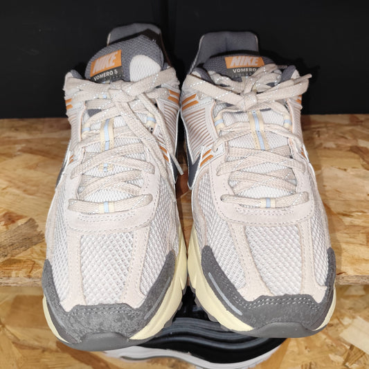 Talla 45 Zoom Vomero 5