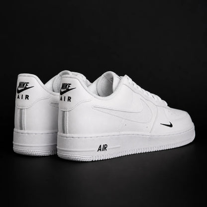 Talla 44 Nike AIR FORCE 1 '07 LV8 Nike