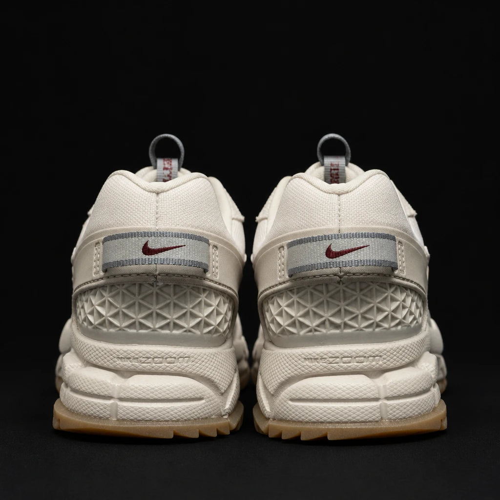 Talla 36.5 Nike Vomero 5 Roam Nike