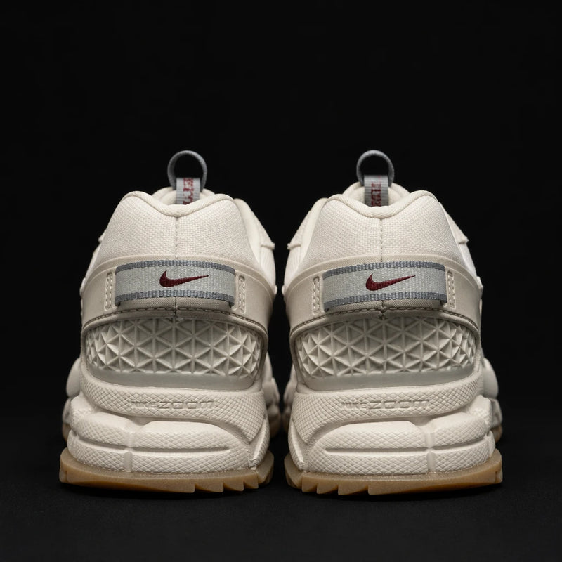 Talla 36.5 Nike Vomero 5 Roam Nike