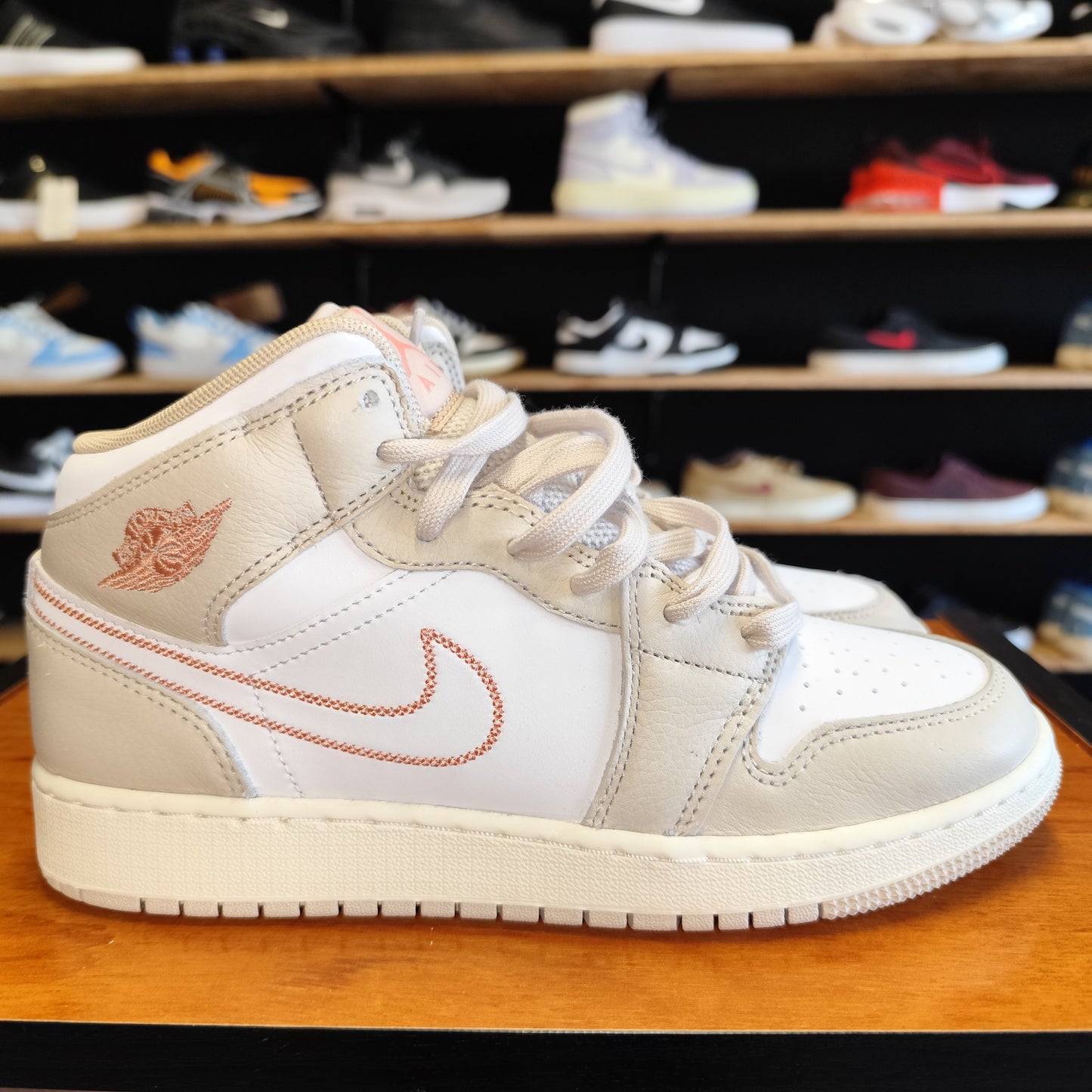 Talla 38.5 Jordan 1 Mid