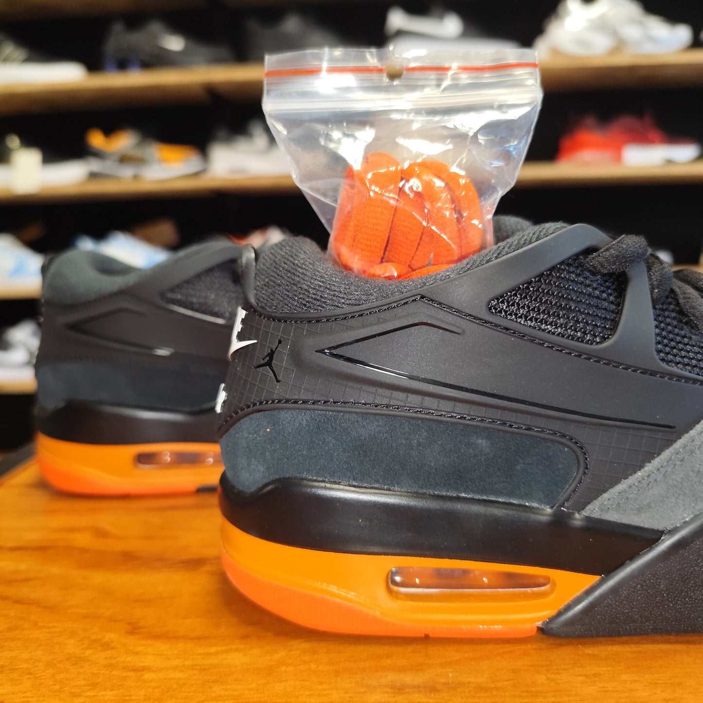 Talla 40Y Jordan 4RM