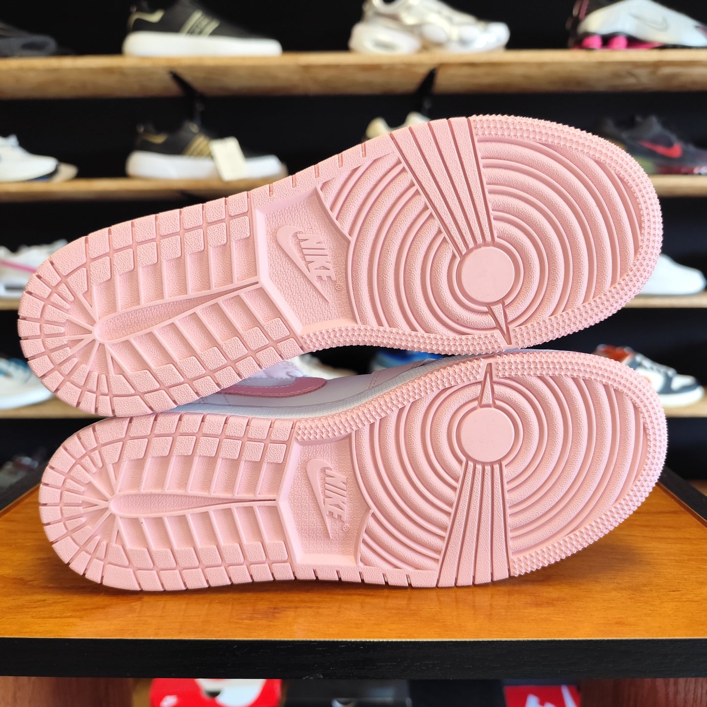 Talla 38.5 Jordan 1 Mid