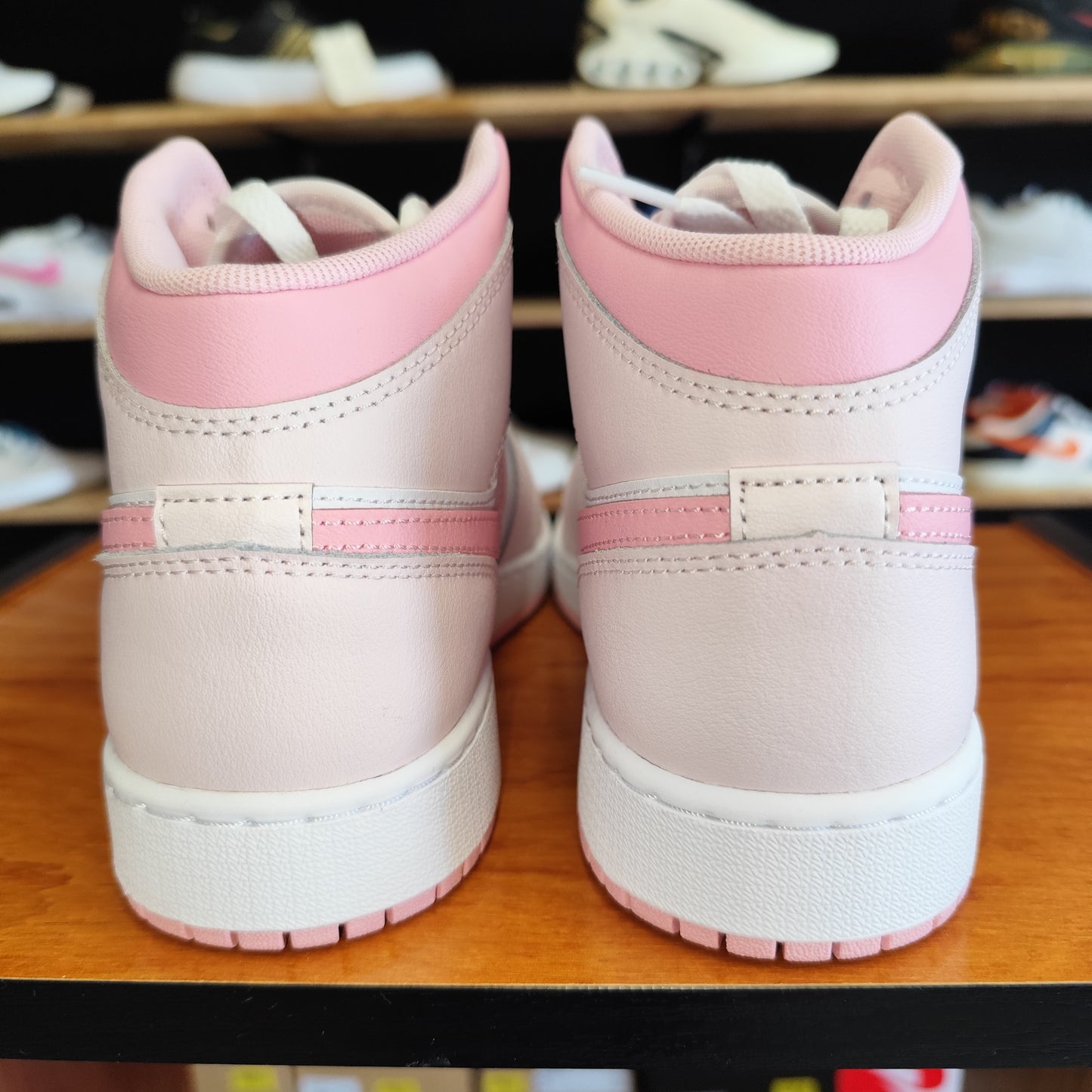 Talla 38.5 Jordan 1 Mid