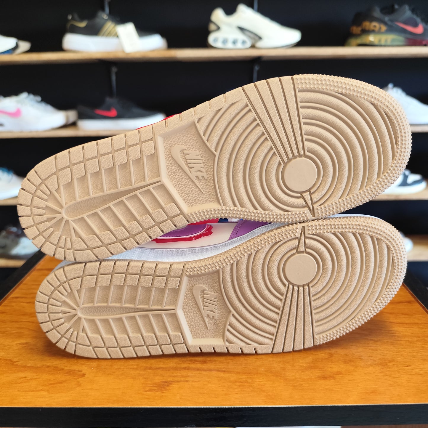 Talla 38.5 Jordan 1 Low Edición Especial