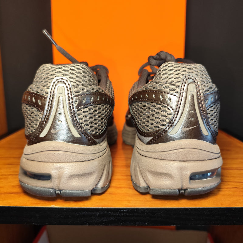 Talla 41 Air Max Moto 2K Nike