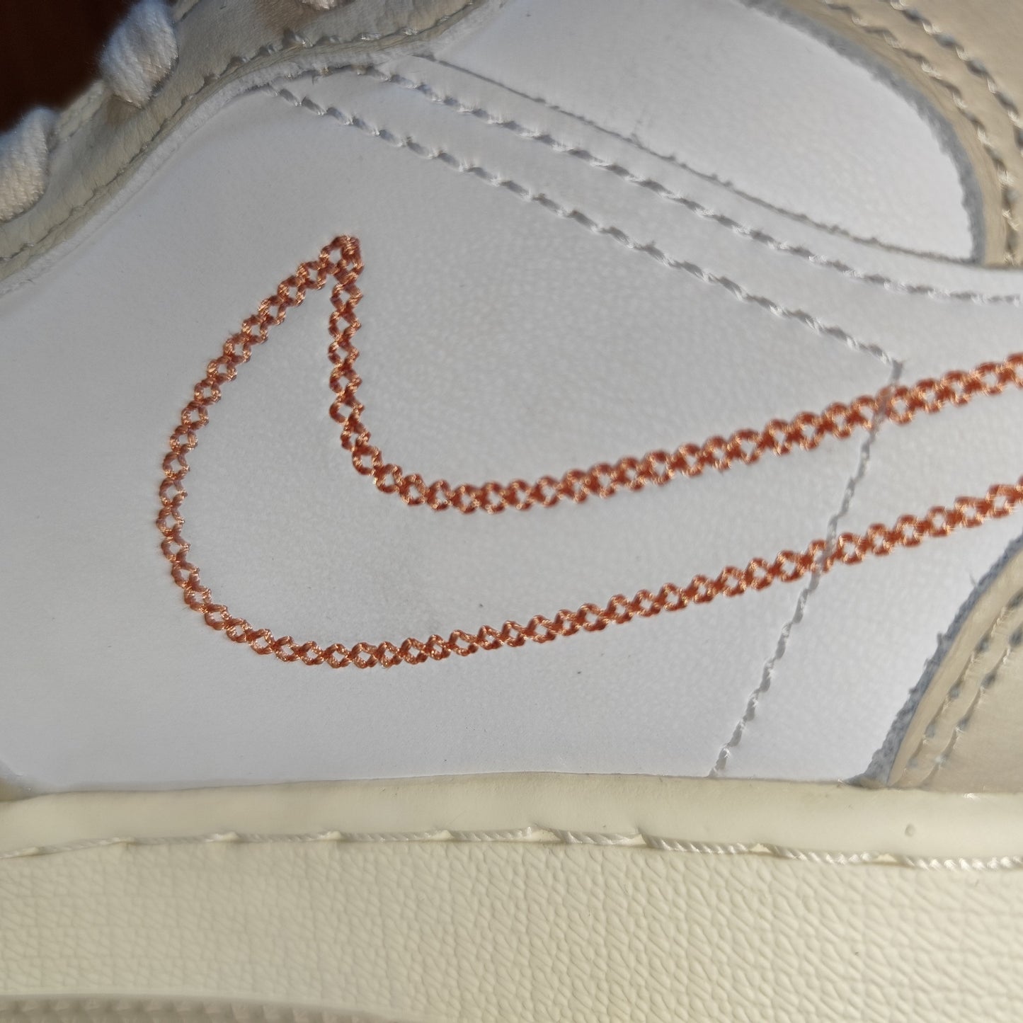 Talla 38.5 Jordan 1 Mid