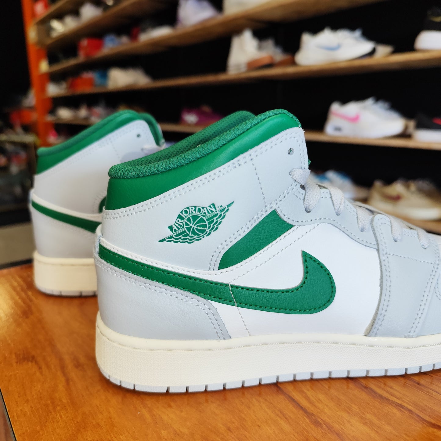 Talla 40 Jordan 1 Mid