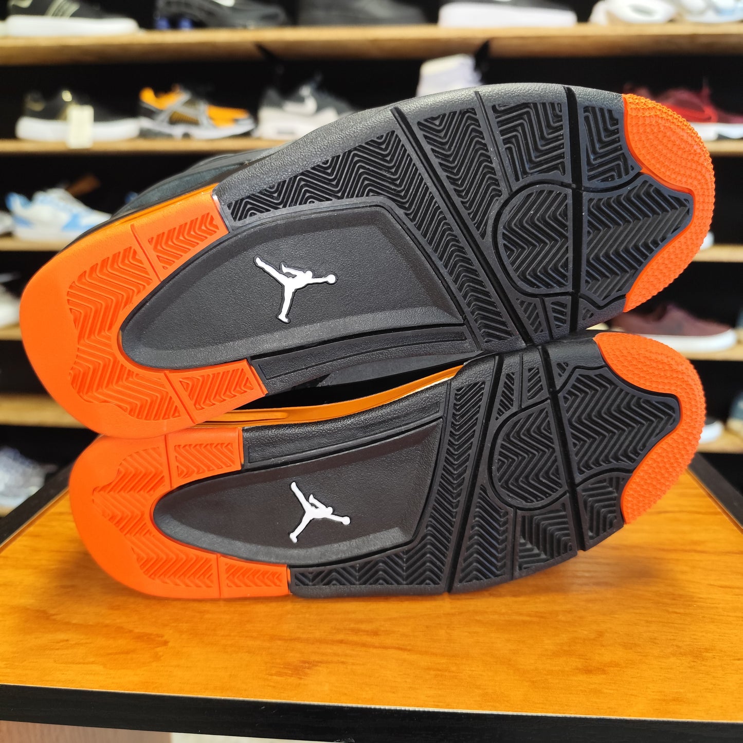 Talla 40Y Jordan 4RM