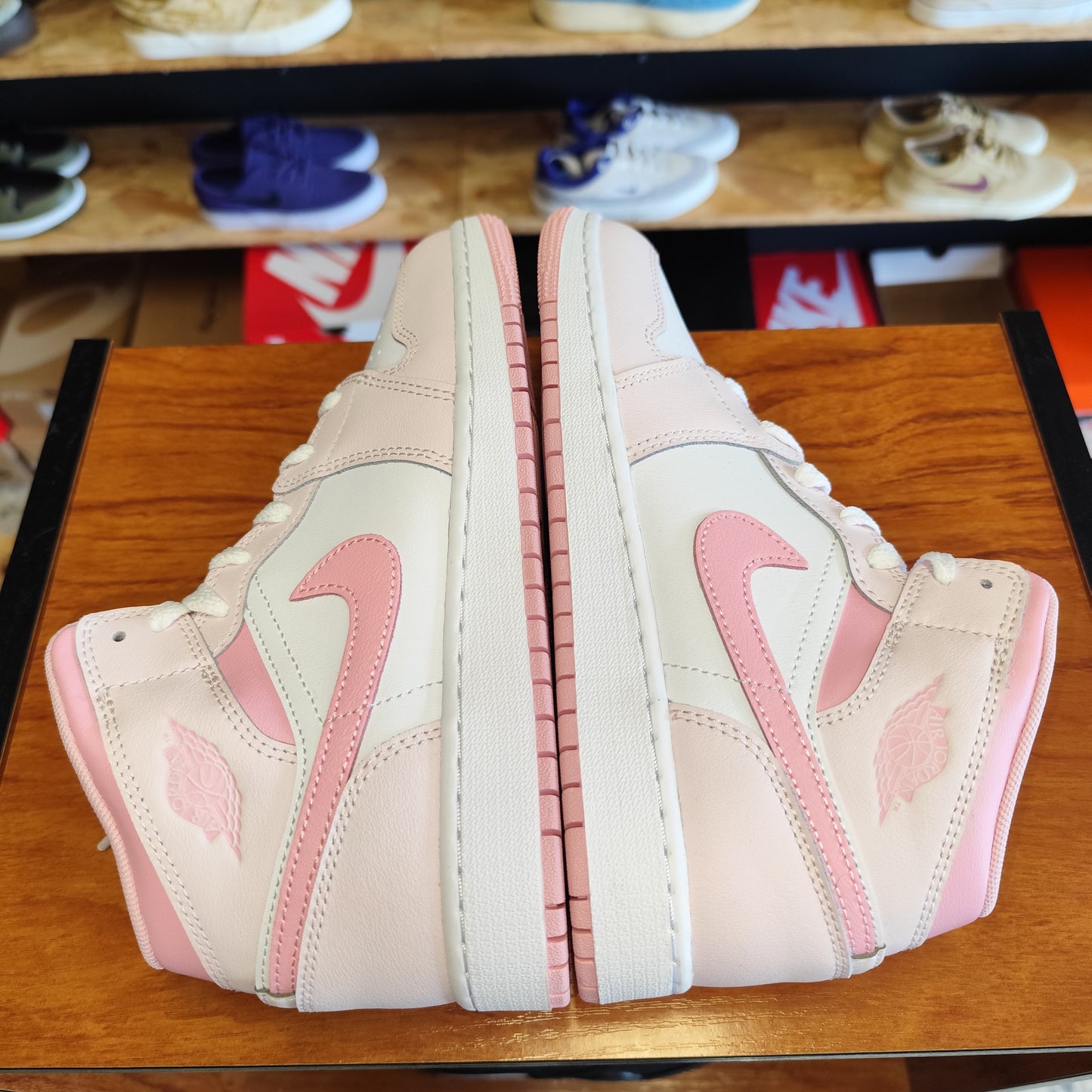 Talla 38.5 Jordan 1 Mid