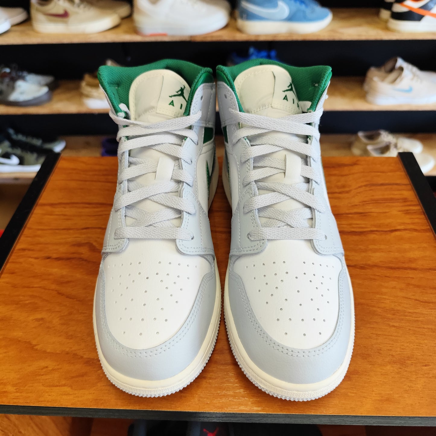 Talla 40 Jordan 1 Mid