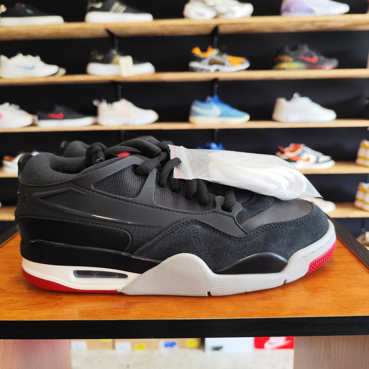 Talla 42.5 Jordan 4RM
