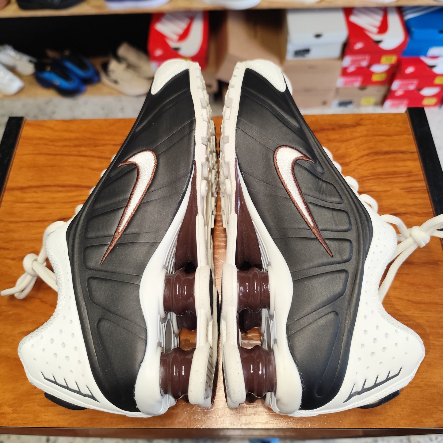 Talla 37.5 Shox R4