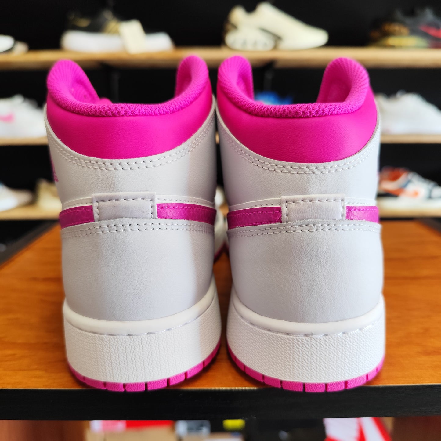 Talla 40 Jordan 1 Mid