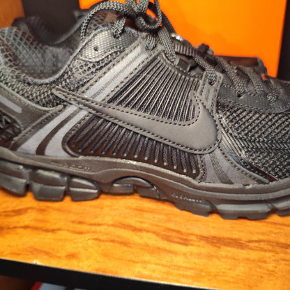Talla 42 Zoom Vomero 5 Nike