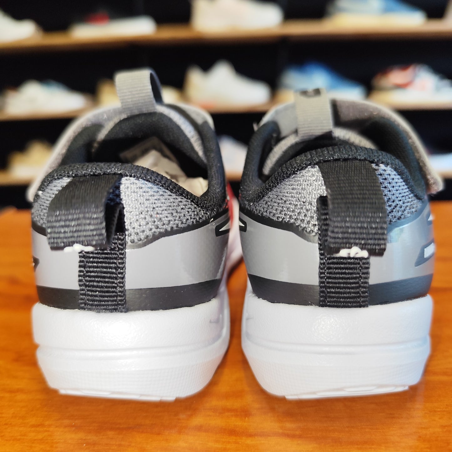 Talla 27 Cosmic Runner