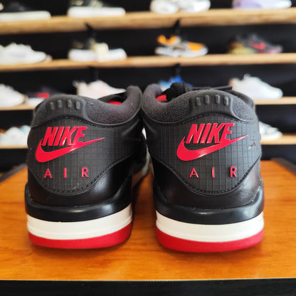 Talla 42.5 Jordan 4RM