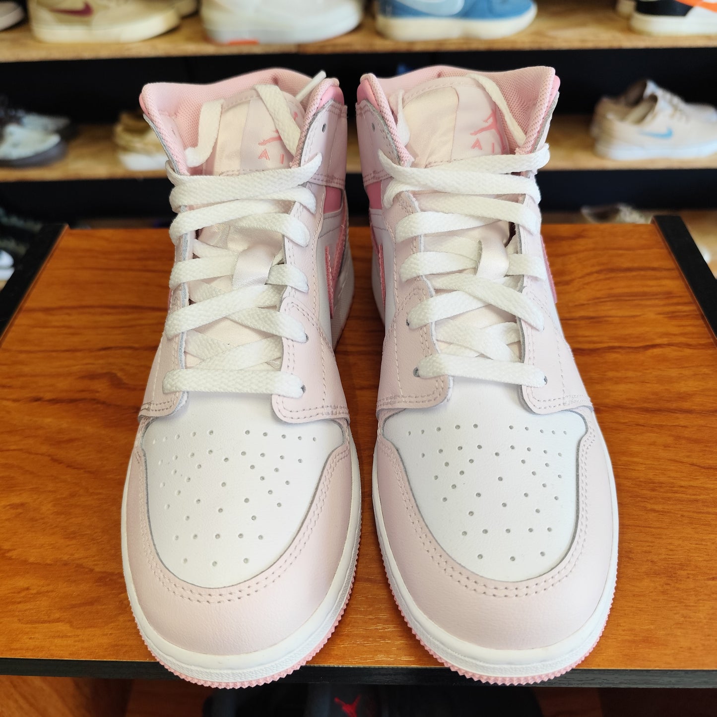 Talla 38.5 Jordan 1 Mid