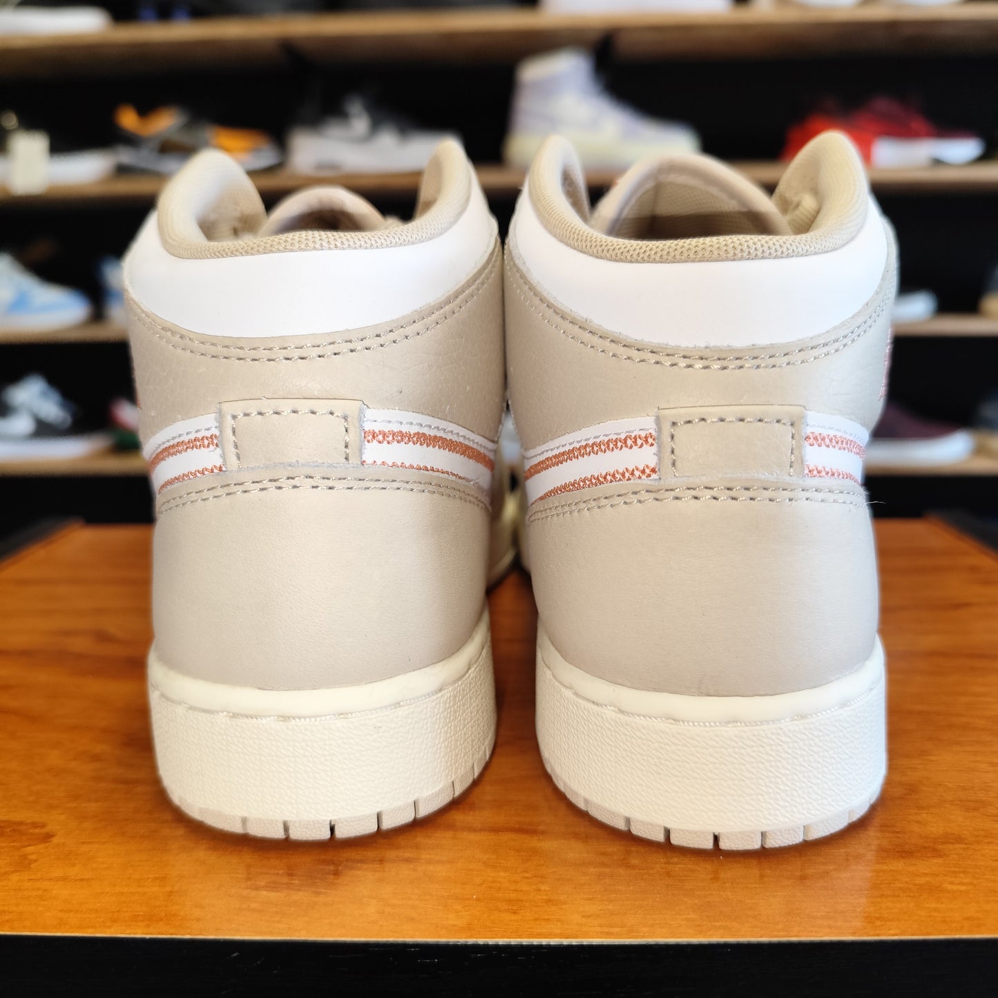 Talla 38.5 Jordan 1 Mid