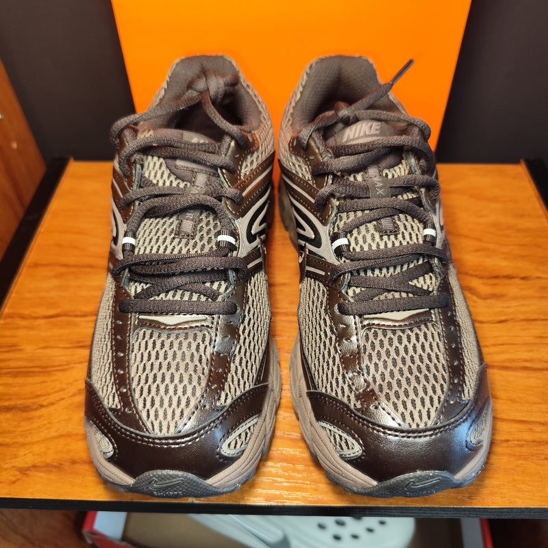 Talla 41 Air Max Moto 2K Nike