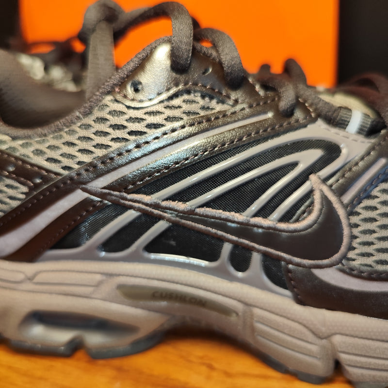 Talla 41 Air Max Moto 2K Nike