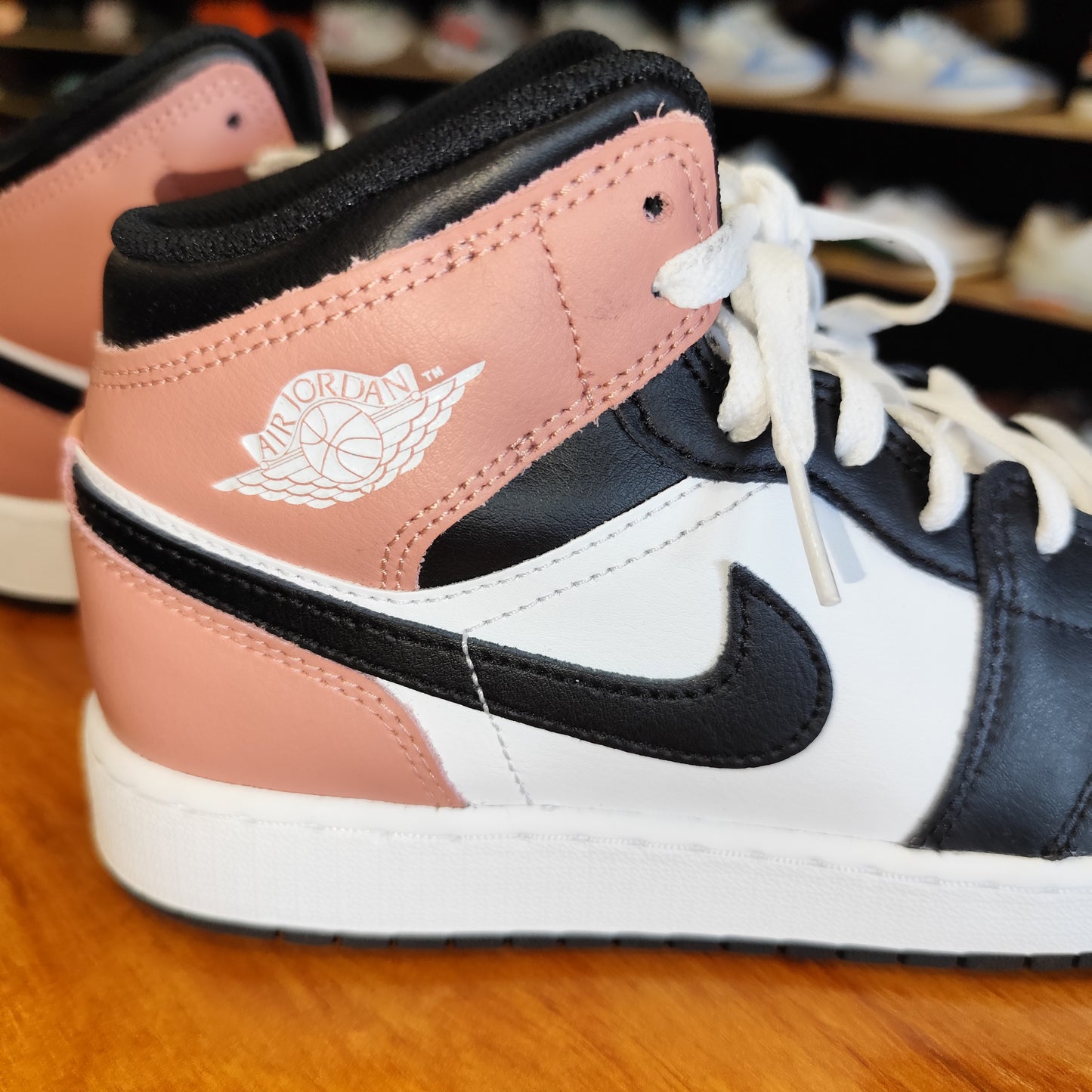 Talla 38 Jordan 1 Mid